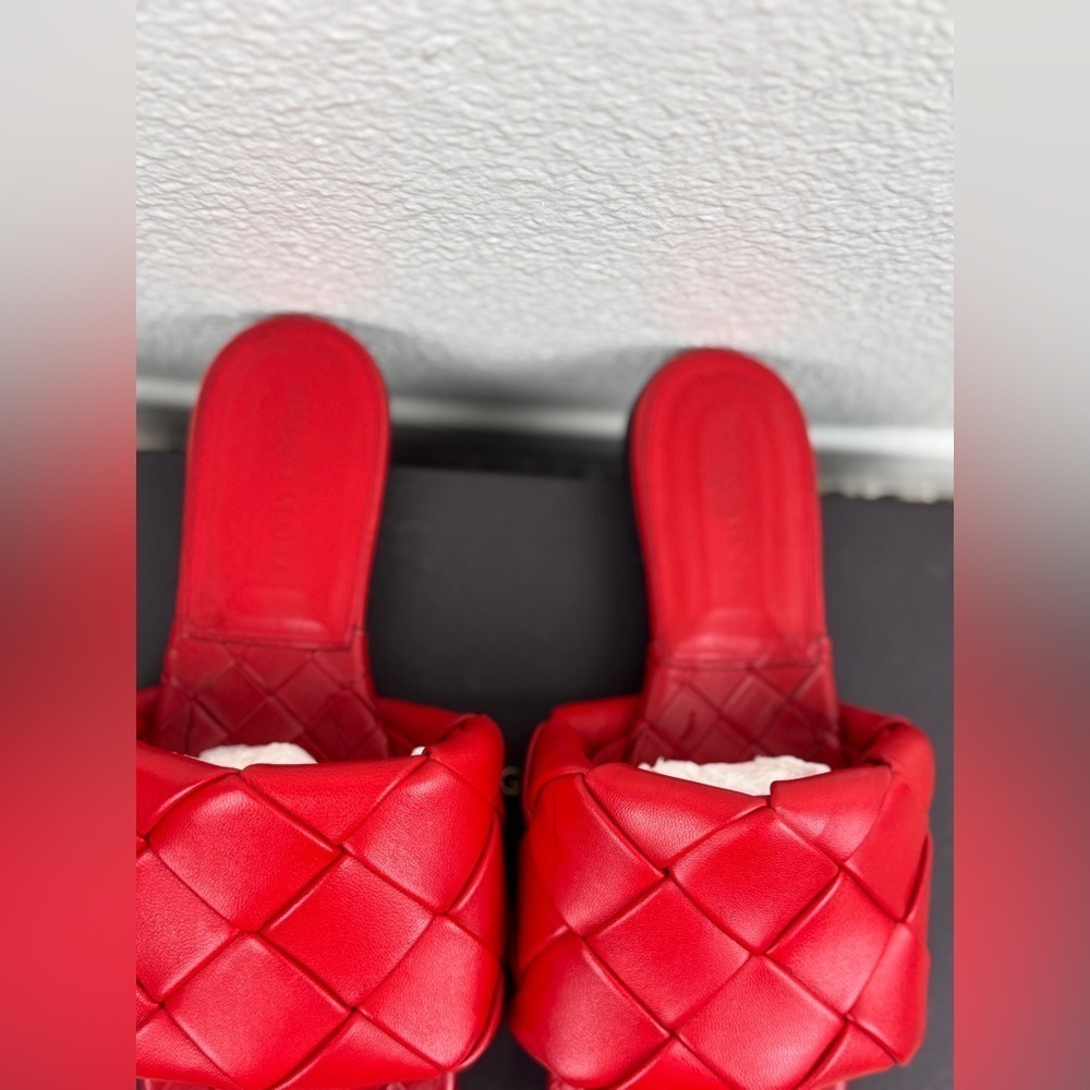 Bottega Veneta Red Quilted Sandals Size 37 - Picture 8 of 14